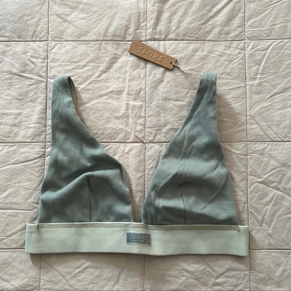 Skims bra. Size medium